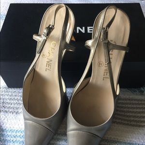 Stunning classic chanel shoes!
